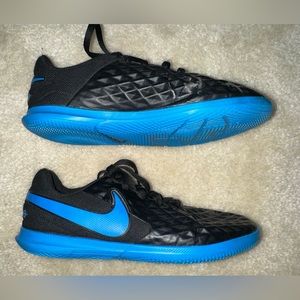 Nike indoor soccer kids shoes